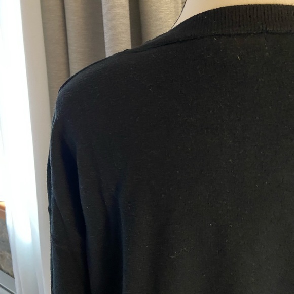 Cozy black sweater with hearts! - Picture 4 of 5